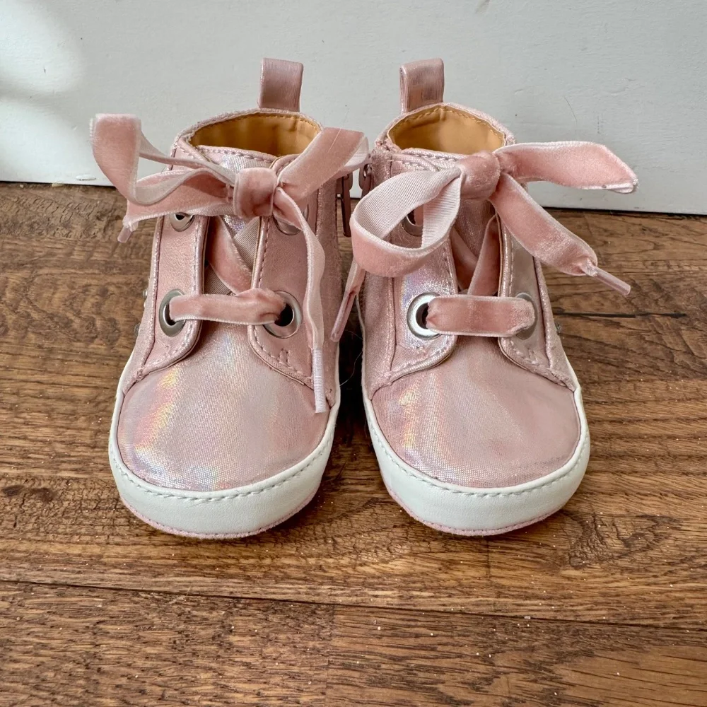 New Badgley Mischka Tira Pink Baby Crib Shoes Crystals Booties Size‎ 2